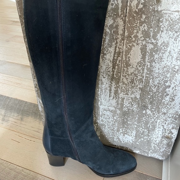 Italian an made Vera Cnoiosoft leather boots- gently worn- used  twice - Picture 3 of 6